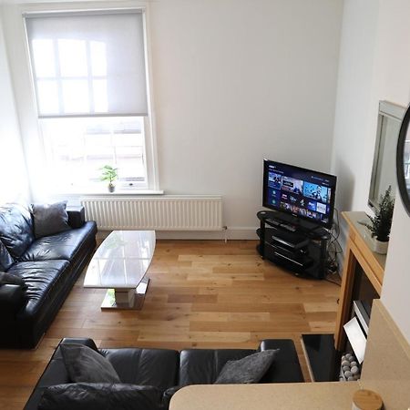 Letting Serviced Apartments - Guards View, Windsor Zewnętrze zdjęcie