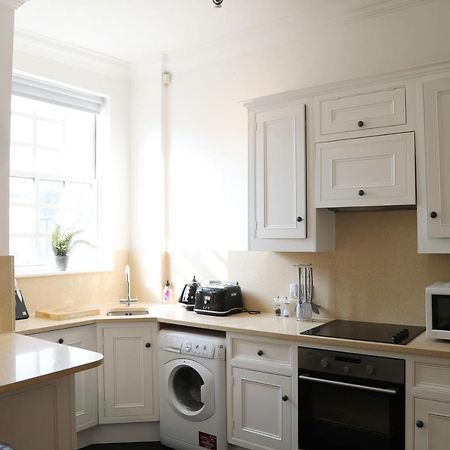 Letting Serviced Apartments - Guards View, Windsor Zewnętrze zdjęcie