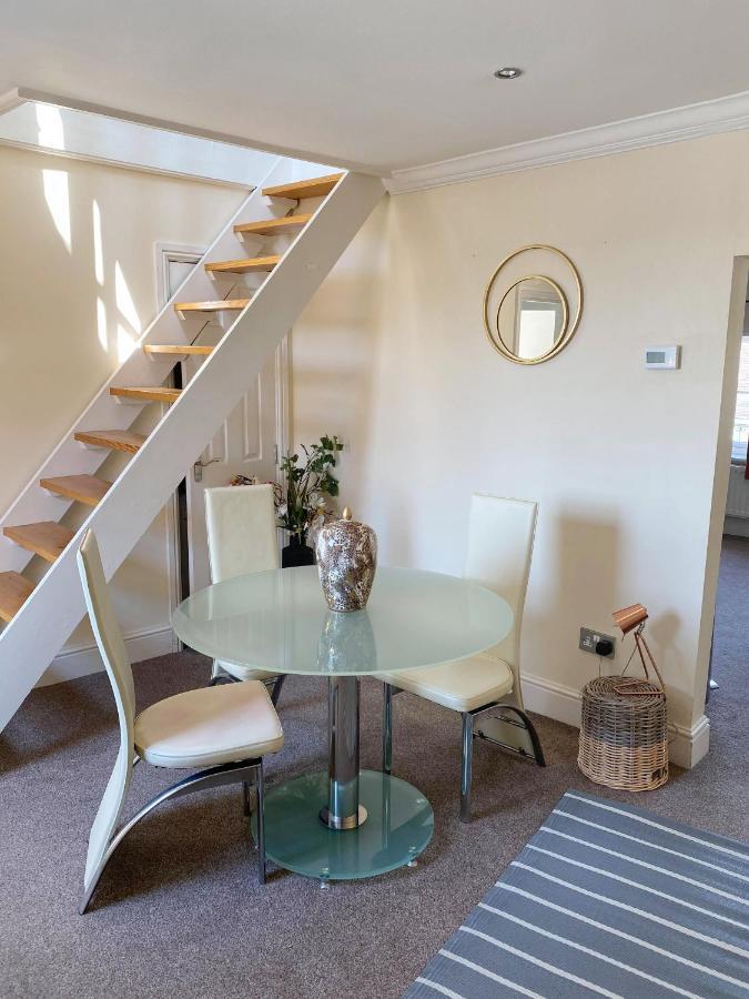 Letting Serviced Apartments - Guards View, Windsor Zewnętrze zdjęcie